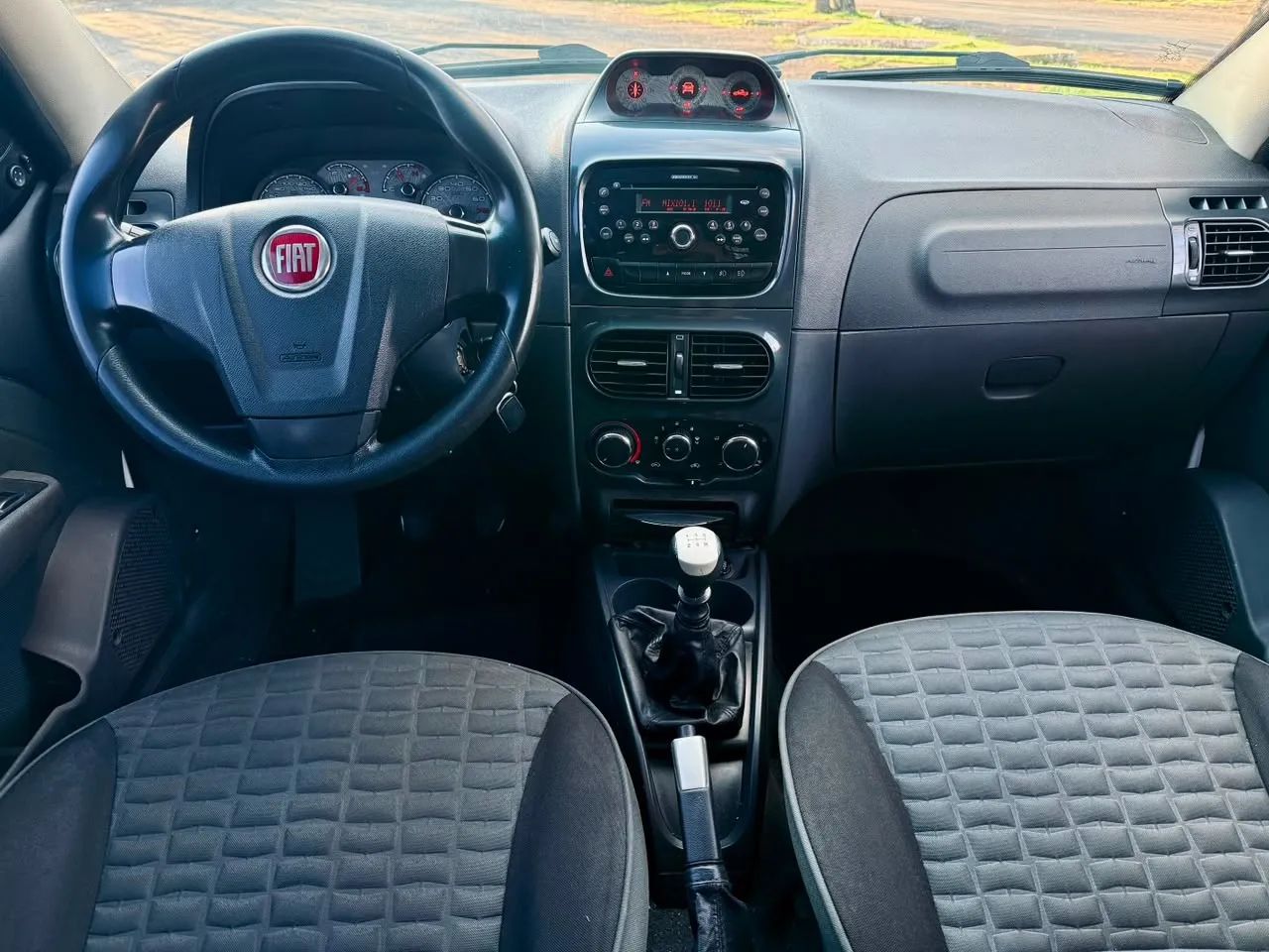 Fiat Strada Adventure Ext. 1.8 Dual. Flex CD 2013 - Foto 2