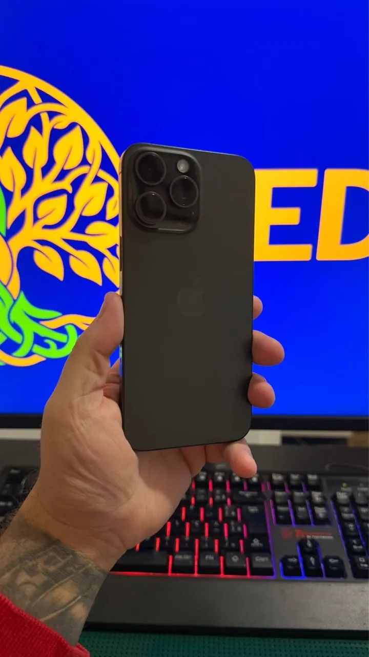 iPhone 15 pro max 256gb - Black Titanium