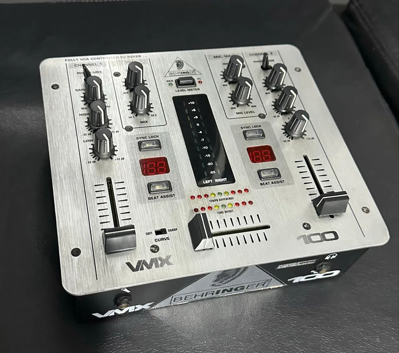 MIXER BEHRINGER VMX 100