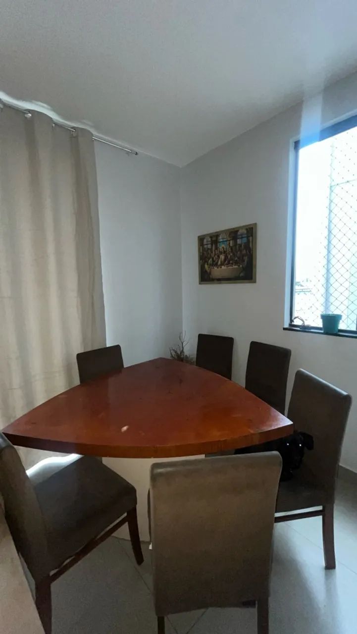 Vendo Mesa Com 6 cadeiras - Foto 2