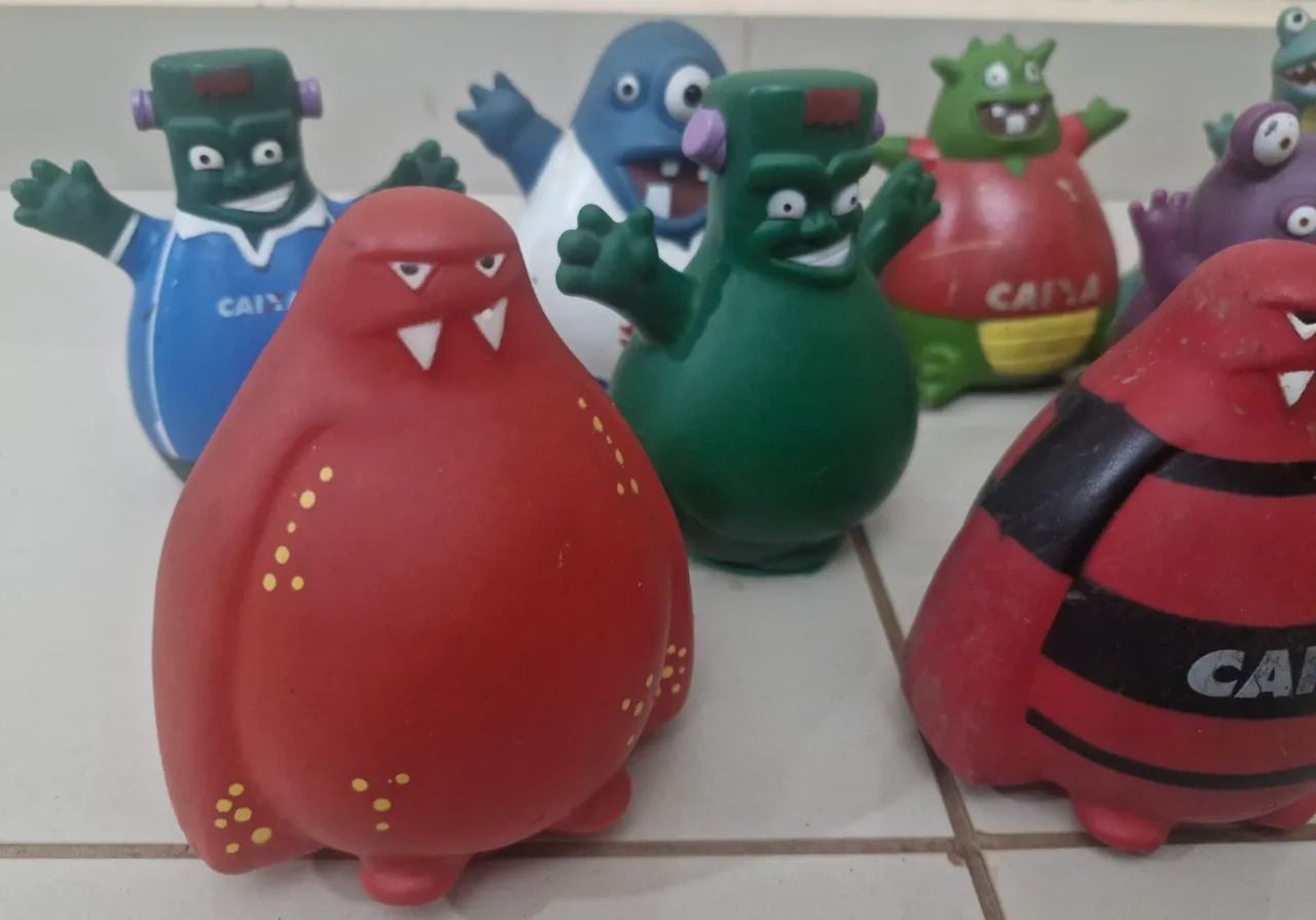 Miniaturas Poupançudos caixa  - Foto 2