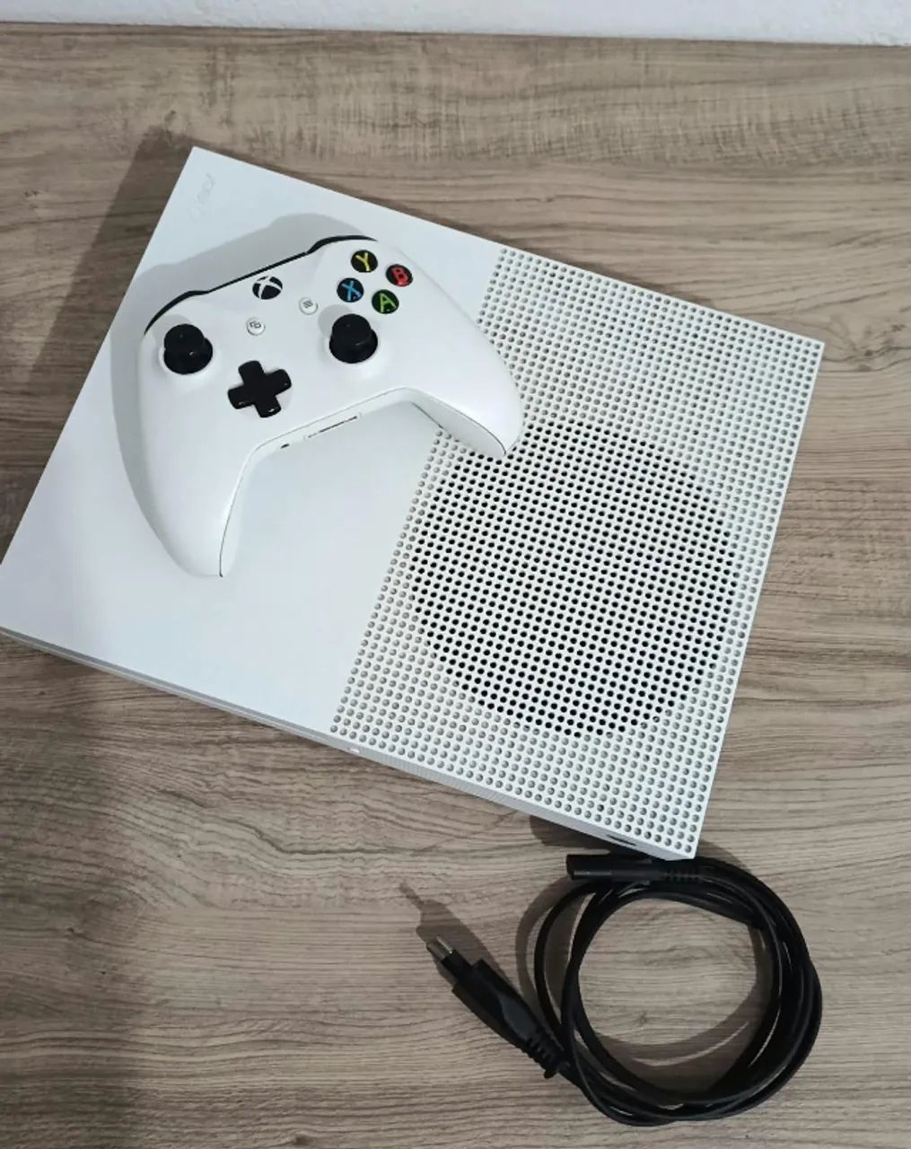Xbox One S 1TB console + Controle Original Xbox