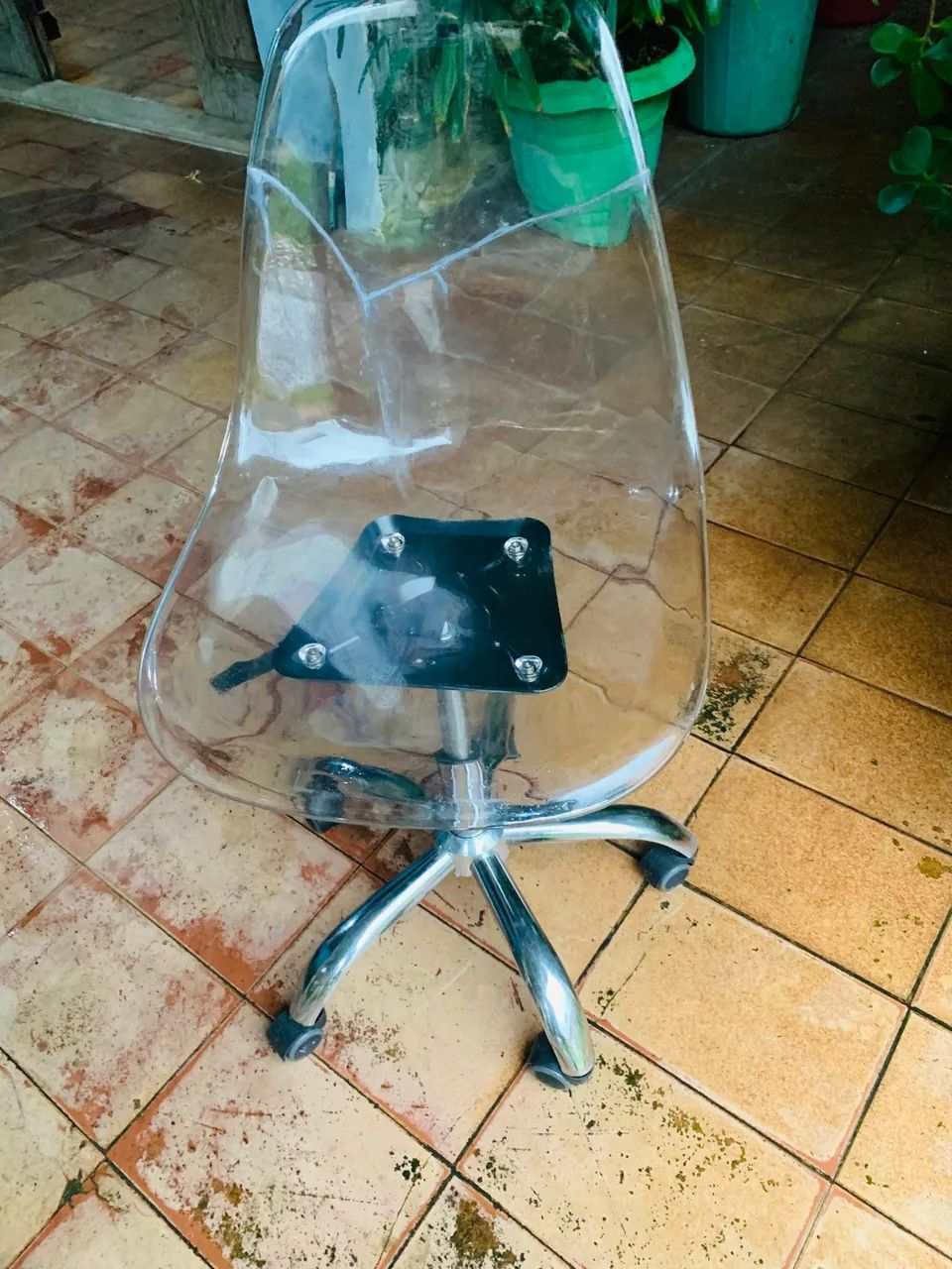 Cadeira transparente  - Foto 5
