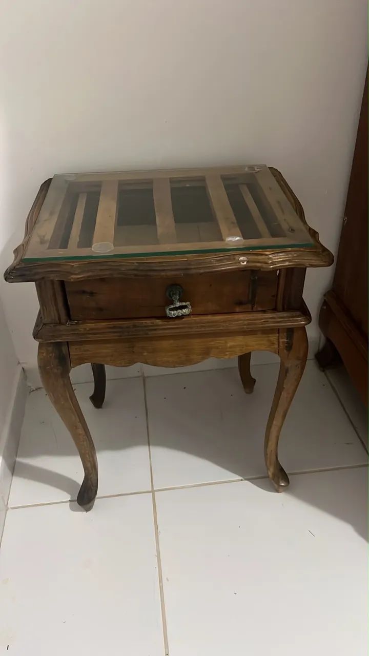 Mesinha de Cabeceira de madeira antiga