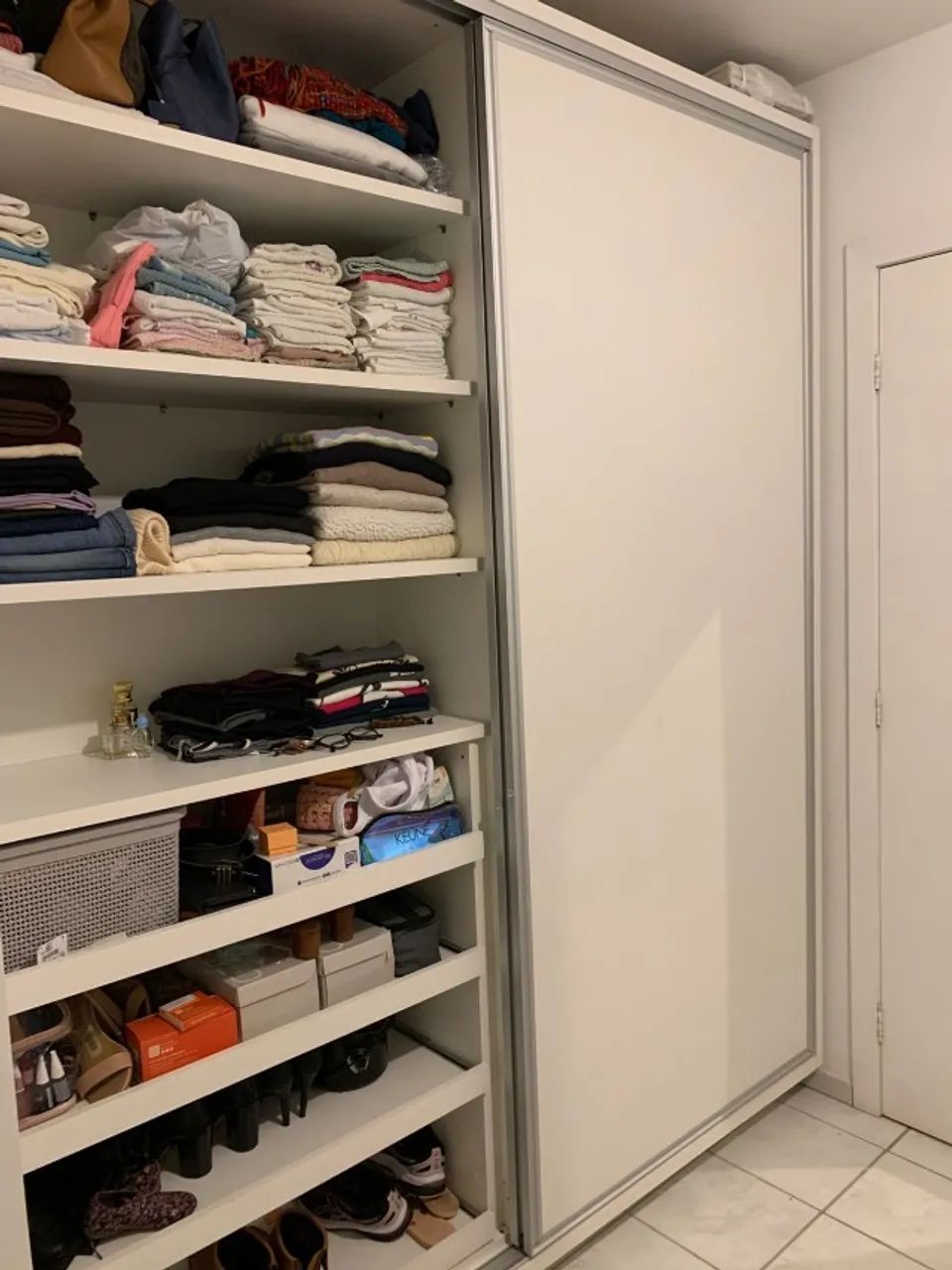 QUARDA ROUPAS EM EXCELENTE ESTADO - Foto 4