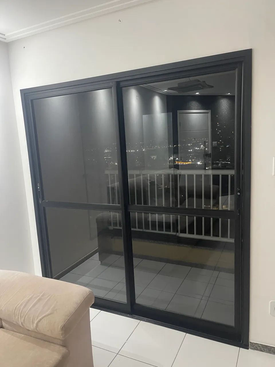 Vendo está porta de correr.