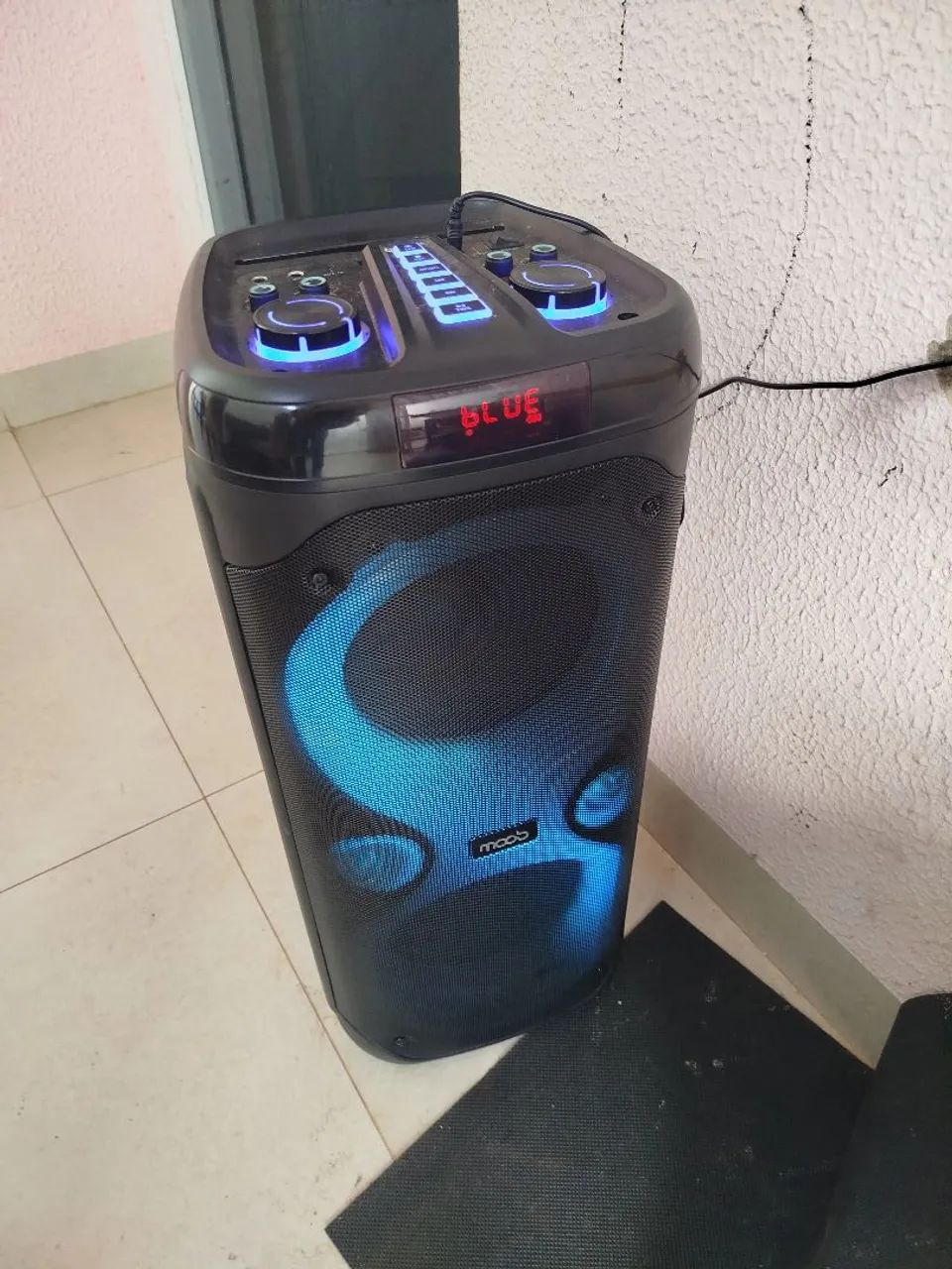 Caixa de som quase não foi usada 