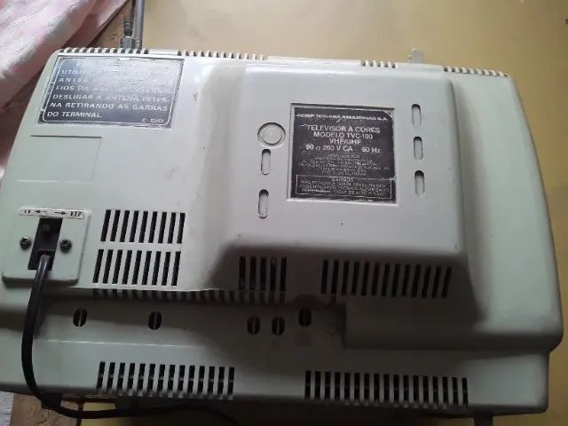 TV Semp Toshiba 10 polegadas de tubo (anos 80) funcionando. - Foto 2
