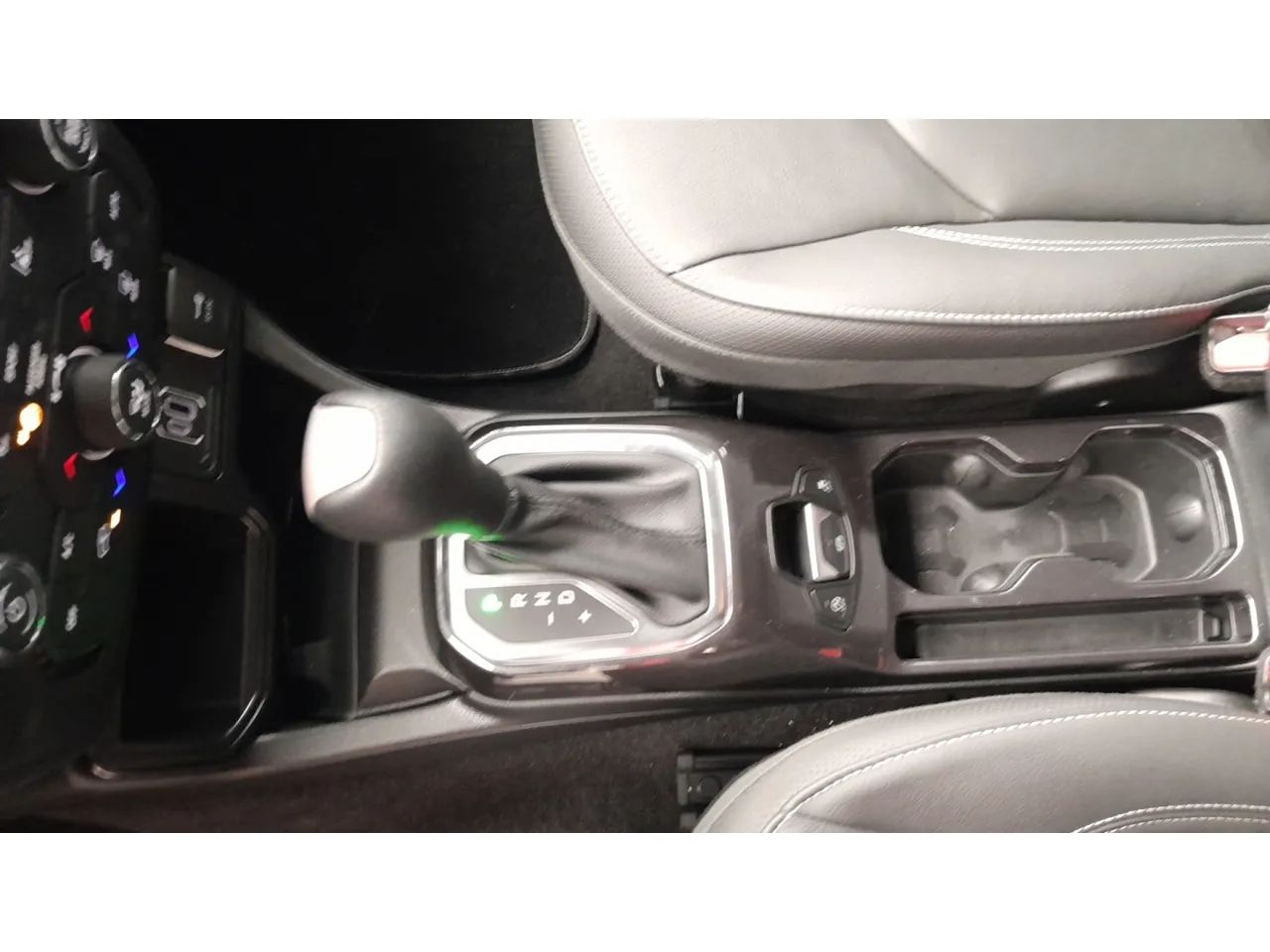 Jeep Renegade Long. T270 1.3 TB 4x2 Flex Aut., foto 11 de 16
