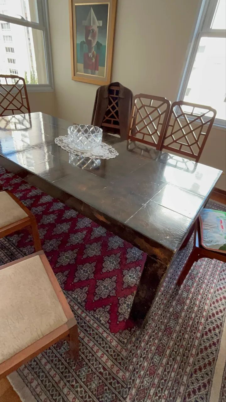 Mesa de sala de jantar com 8 lugares