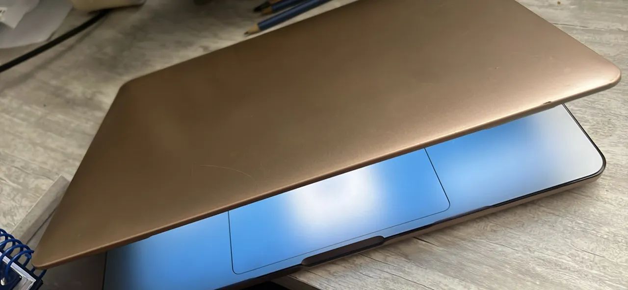 MacBook Pro 13 M2 - 8GB 256 GB
