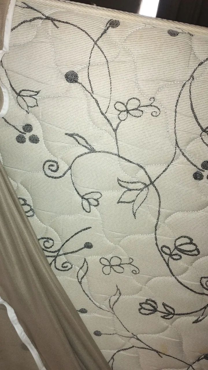 Cama box baú com colchão SEMI NOVO!