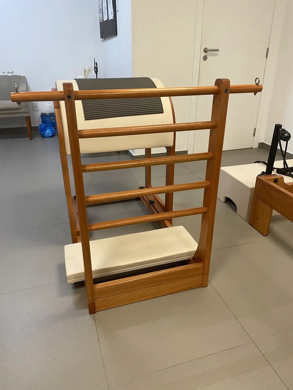 Vendo Studio de pilates completo em excelente estado pouco tempo de uso. - Foto 2