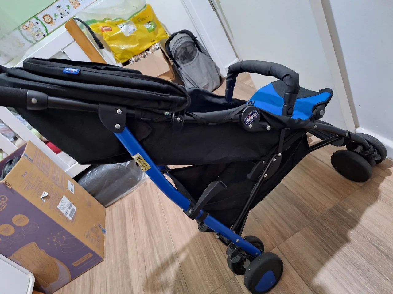 VENDO NOVISSIMO CARRINHO GUARDA CHUVA CHICCO ECHO MR BLUE  - Foto 5
