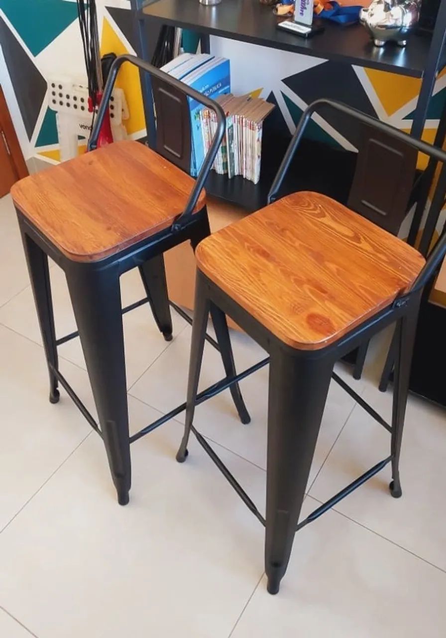 Conjunto 2 Banquetas à venda