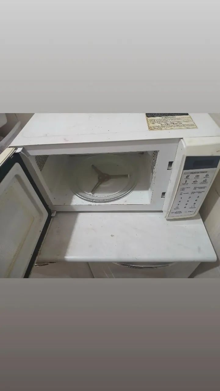 Vende-se microondas 30 litros LG - Foto 2