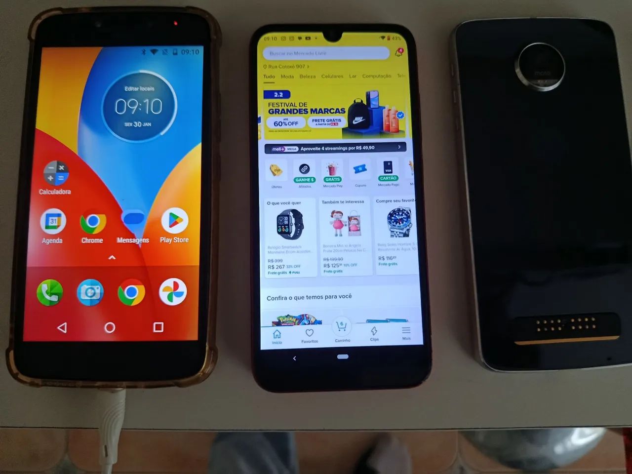 3 Motorolas , E 6 Plus Dual, E 4 Plus Perfeito + Motorola Razer