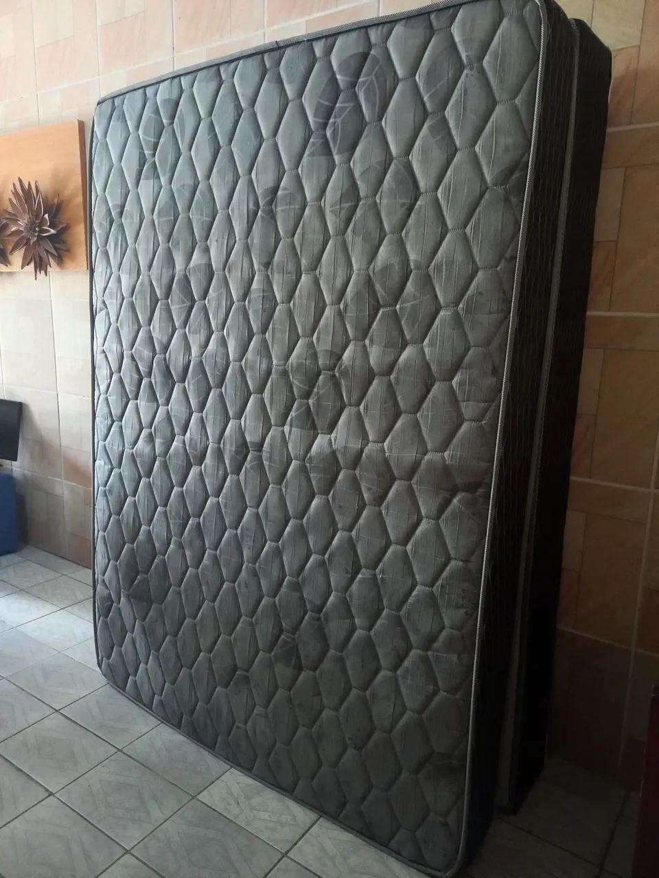 Uma cama seminova Box com colchão ortopédico  - Foto 2