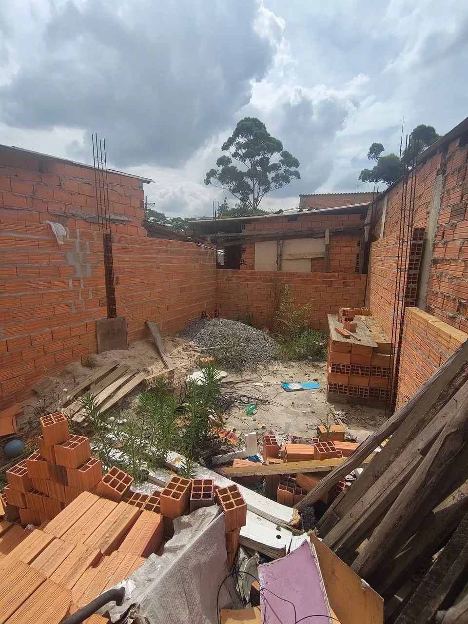 TERRENO PARCIALMENTE CONSTRUÍDO  - Foto 2