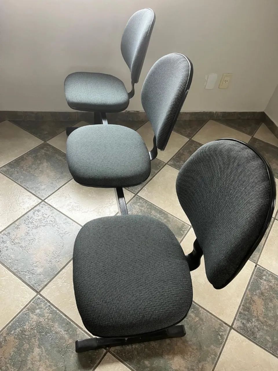 CADEIRAS ESTOFADAS FIXAS - Foto 5