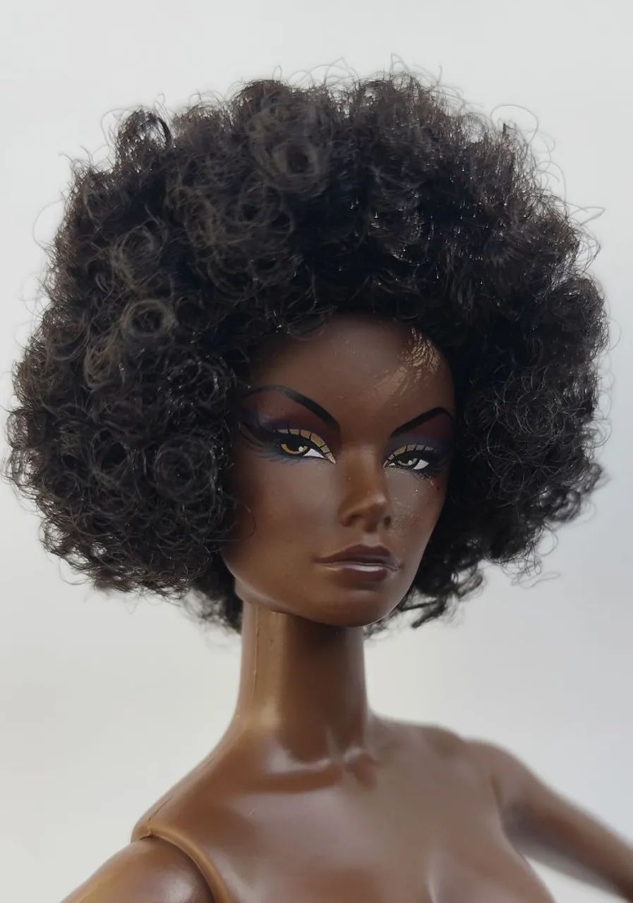 Boneca Negra Supermodelo