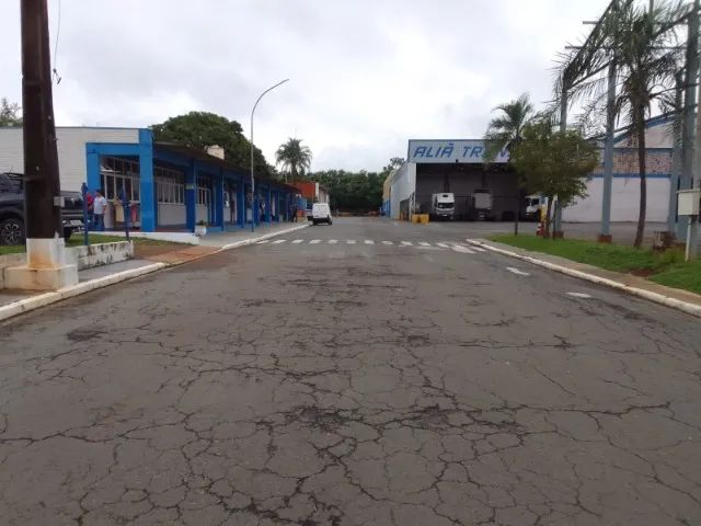 Galpão industrial    8.000m²