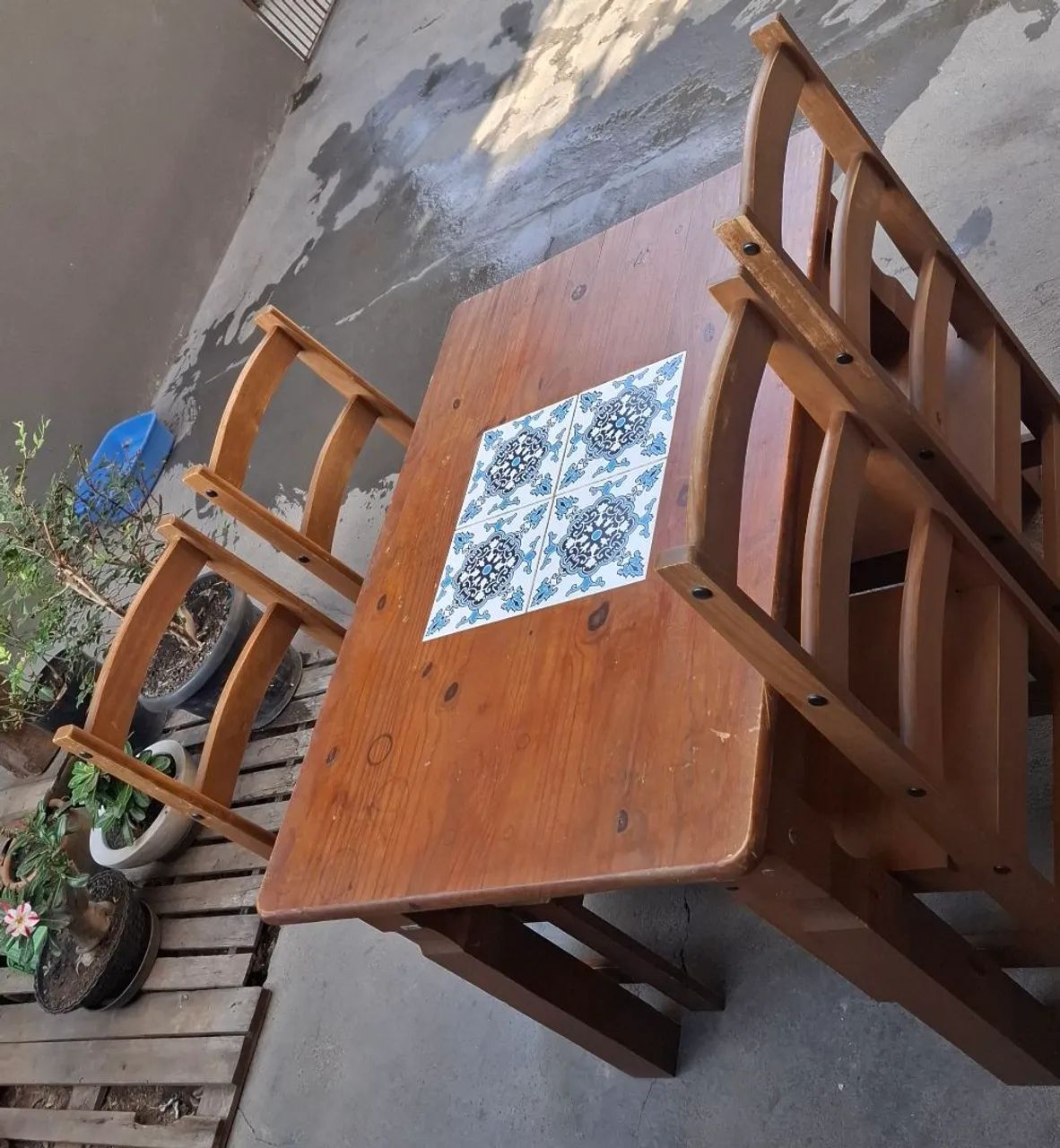 Mesa madeira com 4 cadeiras