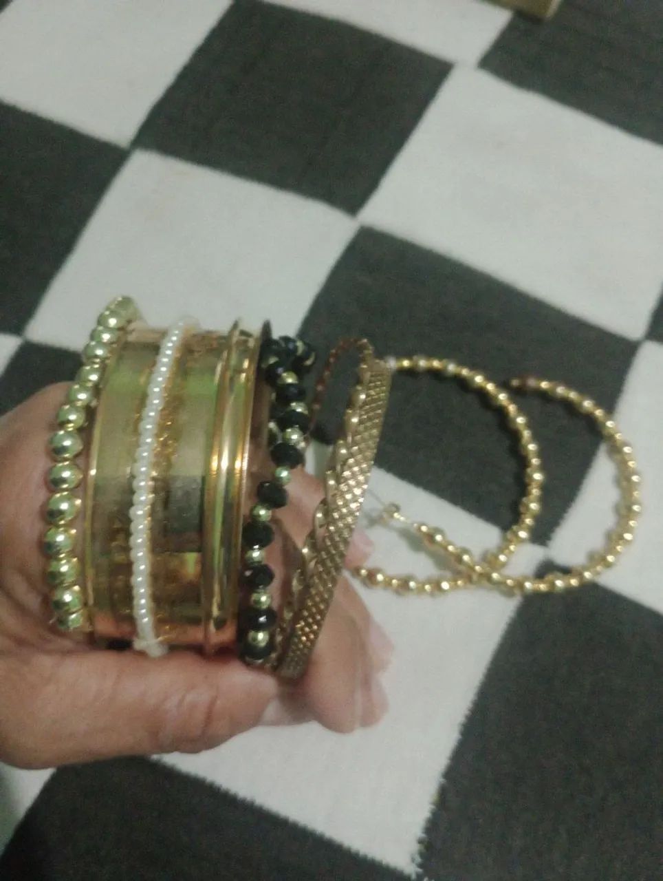 Vendo esse conjunto de pulseira e brincos .50 reais 