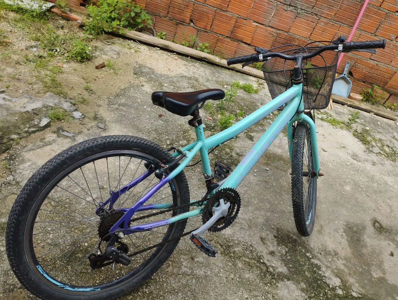 Bicicleta semi nova aro 24 - Foto 2