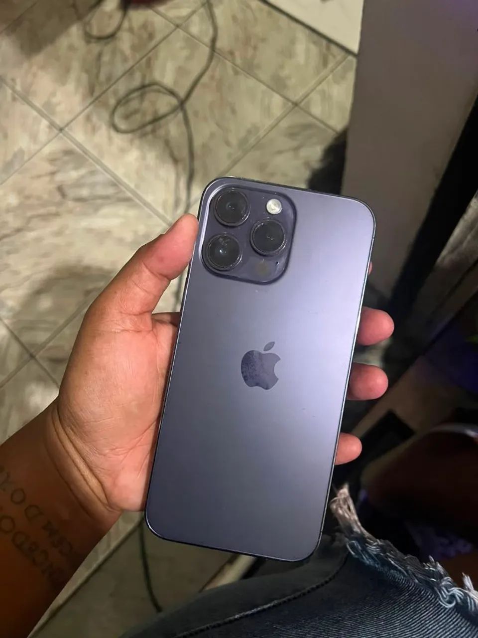 VENDE-SE IPHONE 14 PRO MAX  - Foto 2