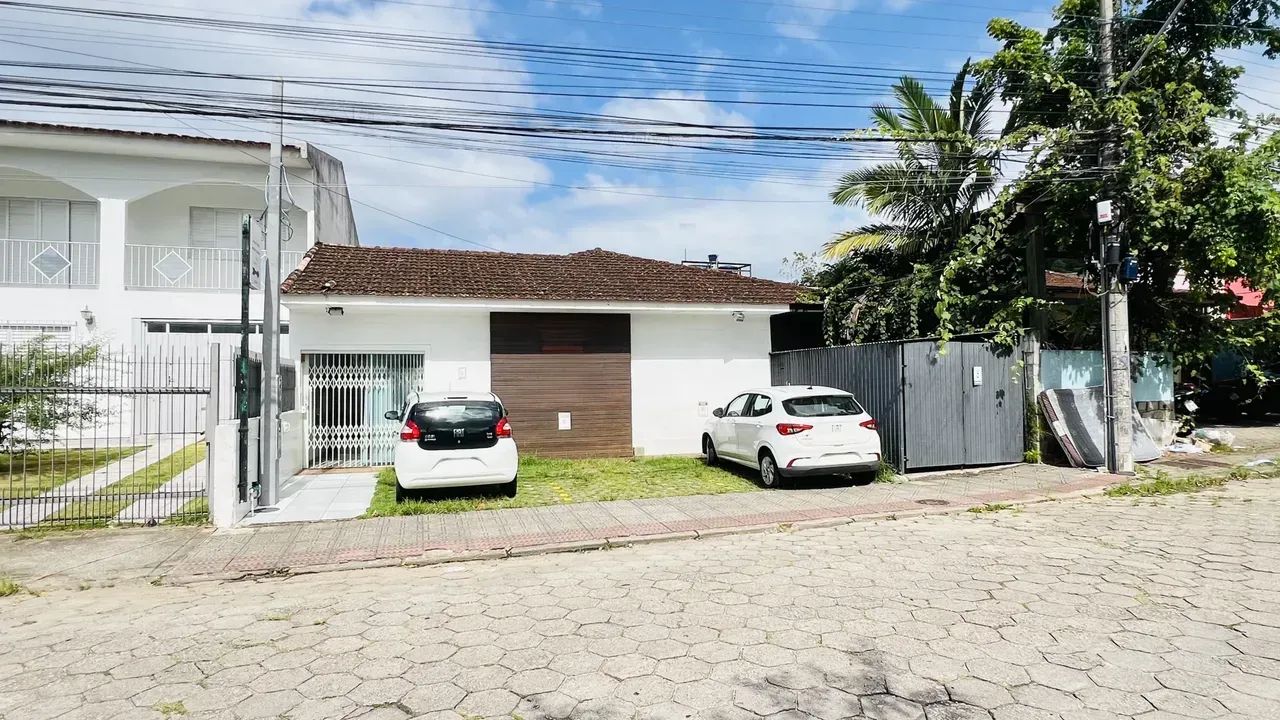 Imóvel para aluguel possui 100 metros quadrados em Santa Mônica - Florianópolis - SC