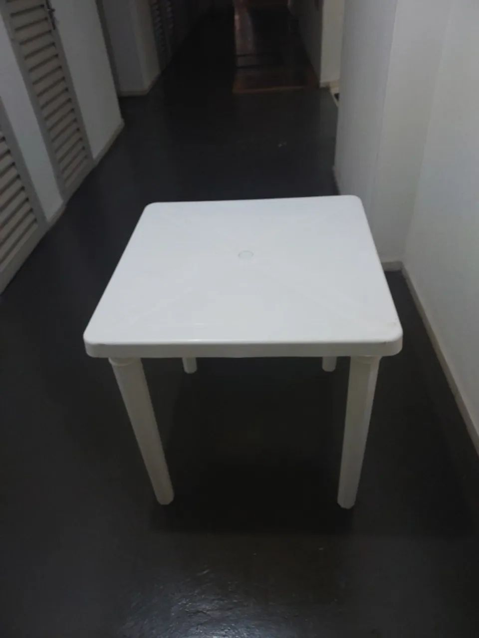 Mesa plastica desmontável