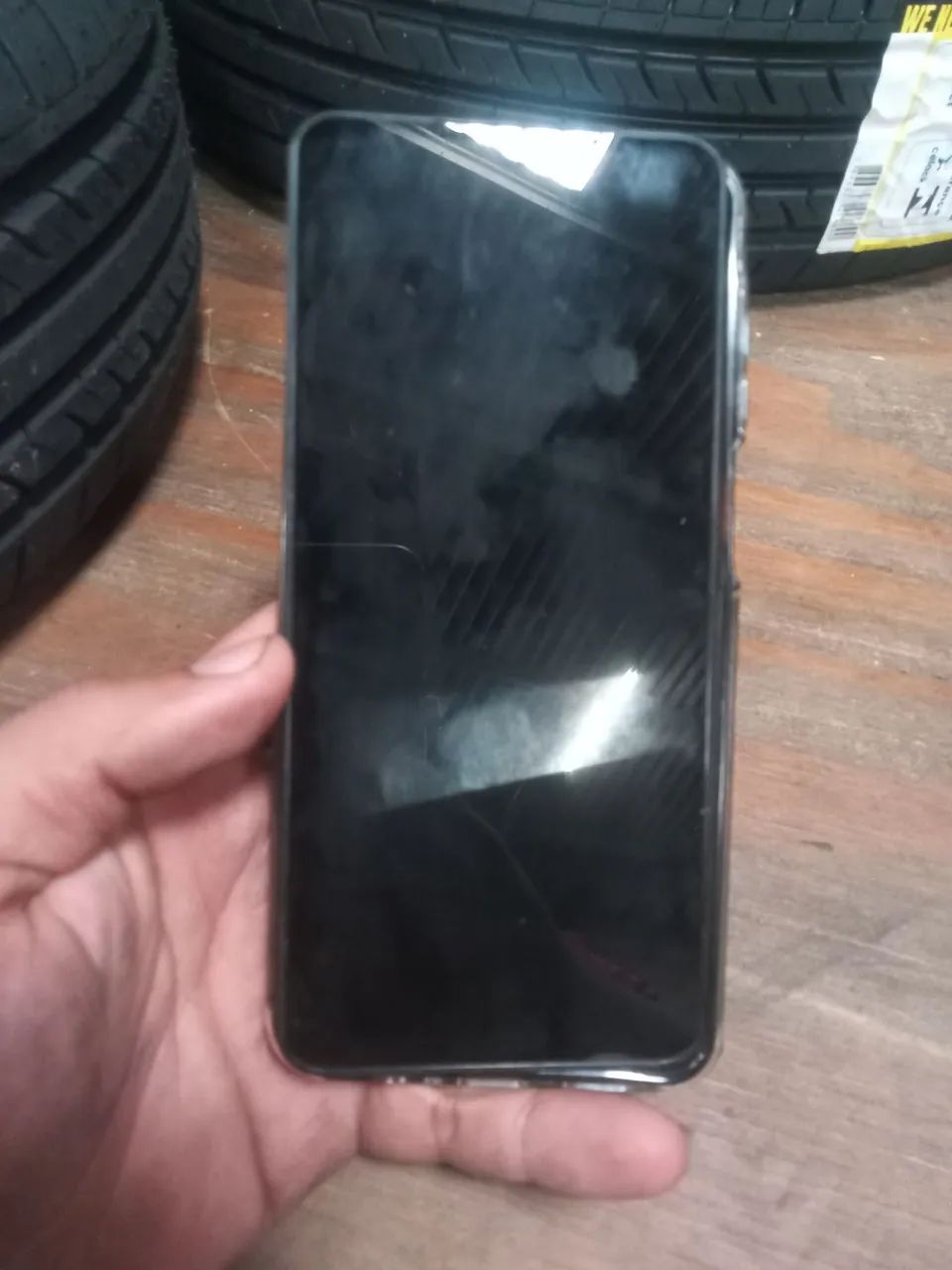 Celular com apenas 2 meses de uso 