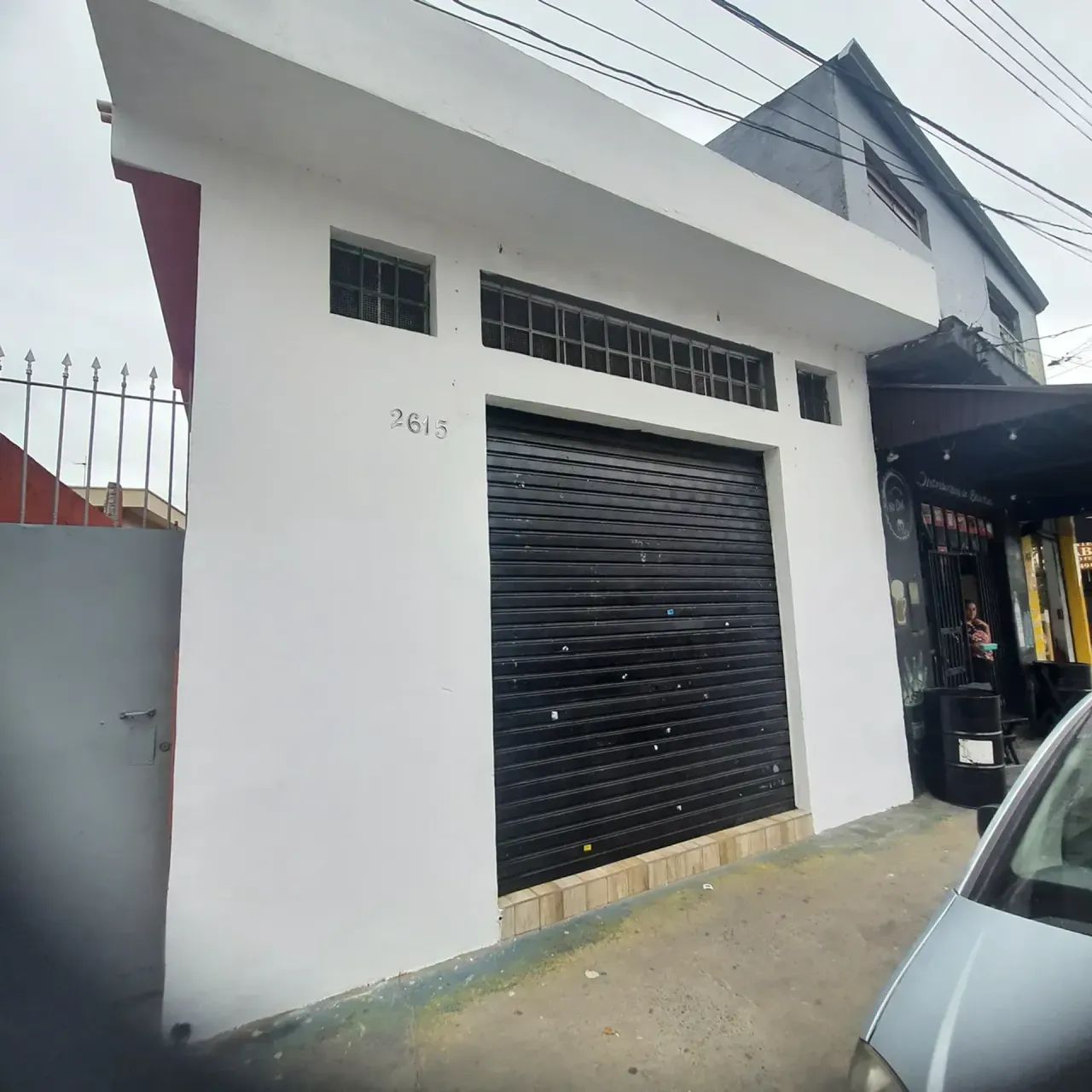 Salao Comercial de frente para Avenida....
