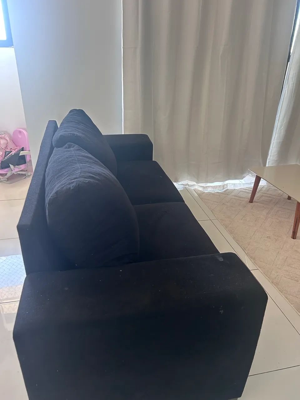 Sofá preto 3 lugares  - Foto 3