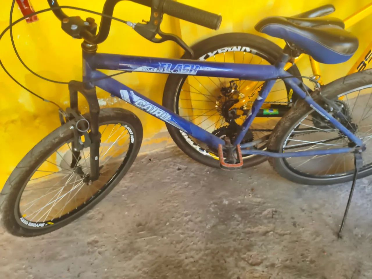 Bike e celular em estado bom - Foto 2