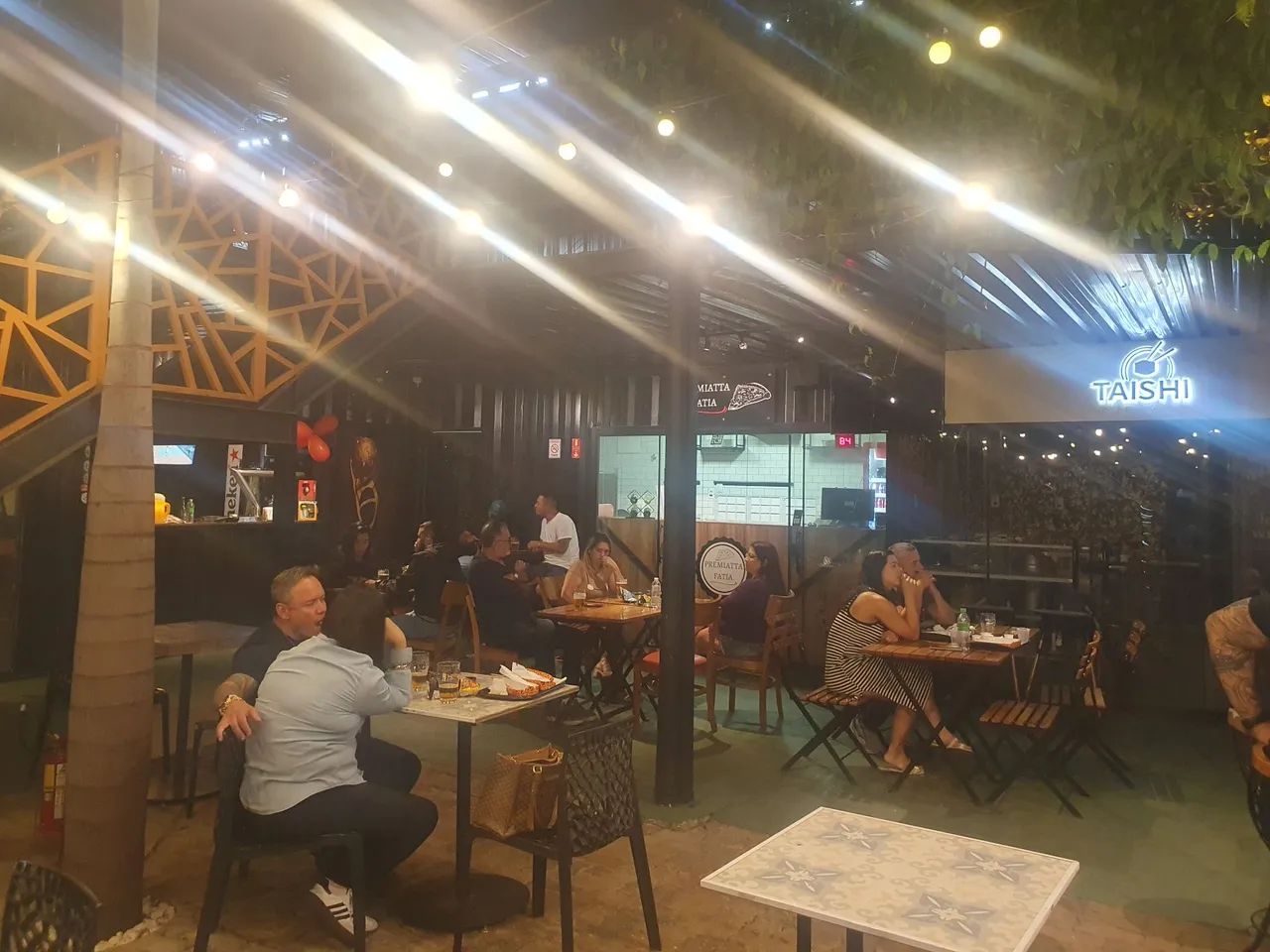 PIZZARIA EM SUMARÉ
