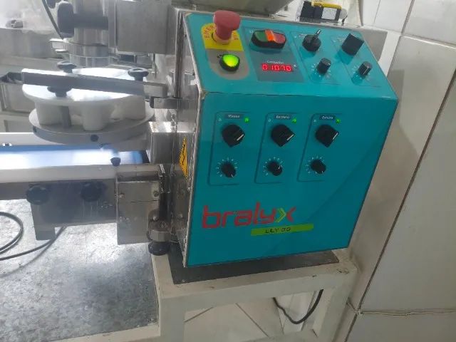 Máquina de moldar salgados e doces  - Foto 2
