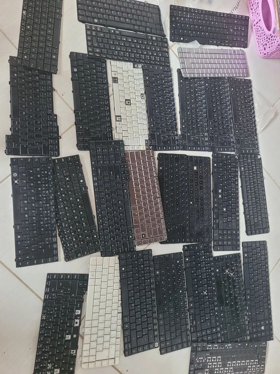 Lote 30 teclado notebook diversas marcas sem teste retirados teclas