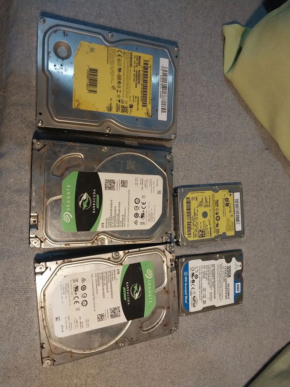 HDs de 4 e 1 TB