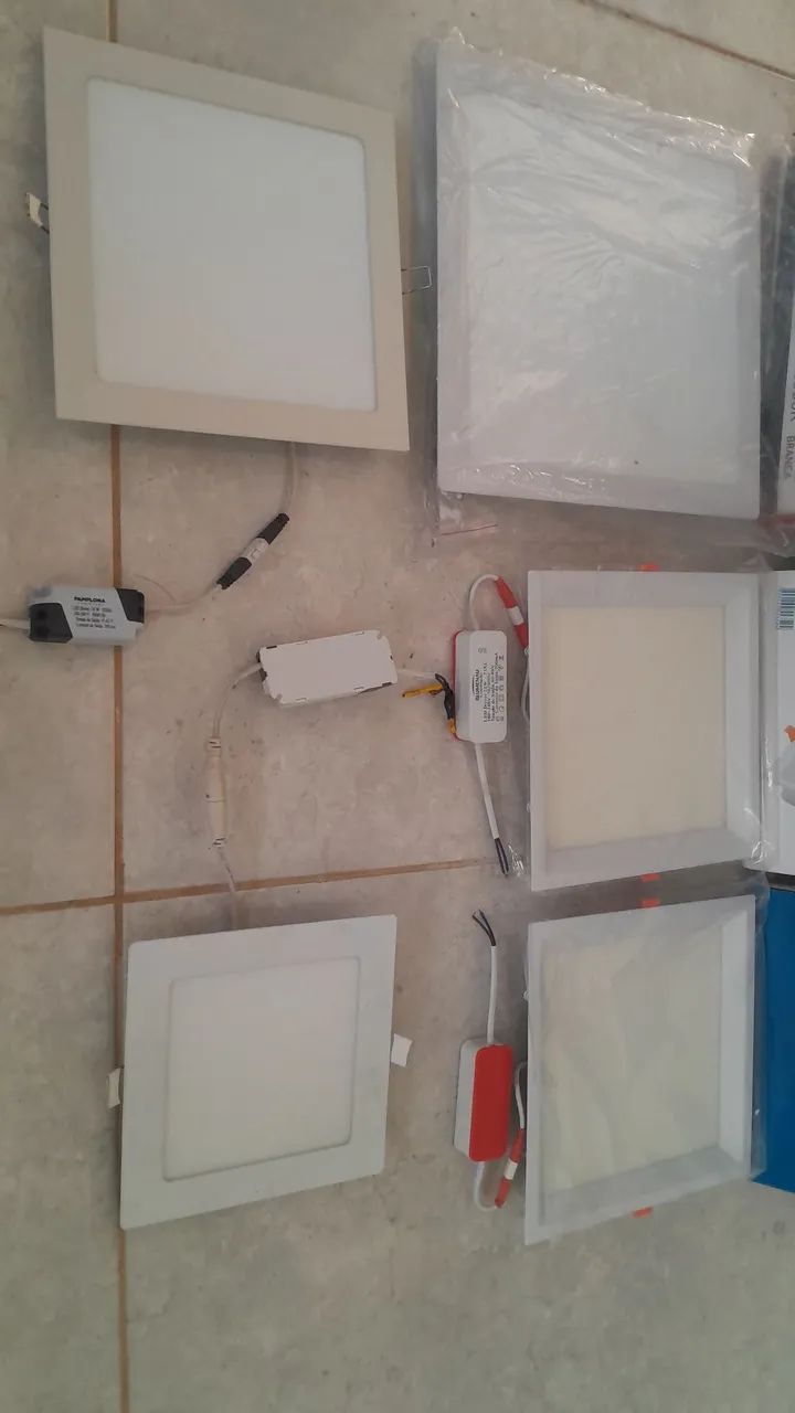 Vendo painéis de LED e Plafon de embutir - Foto 3
