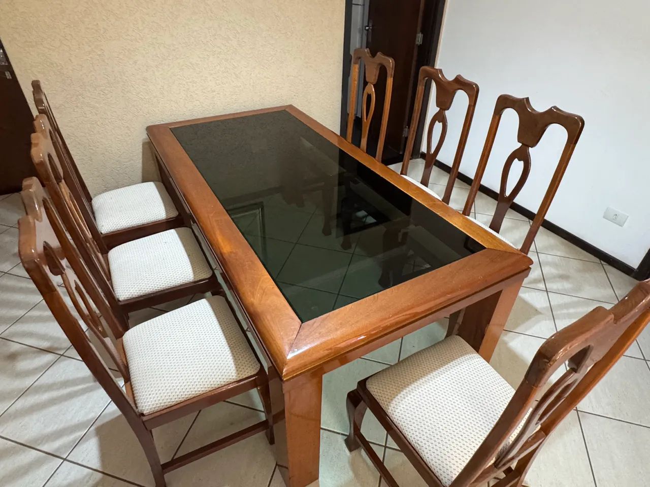 Mesa 2m x1m tampo de vidro 8mm com 8cadeiras madeira