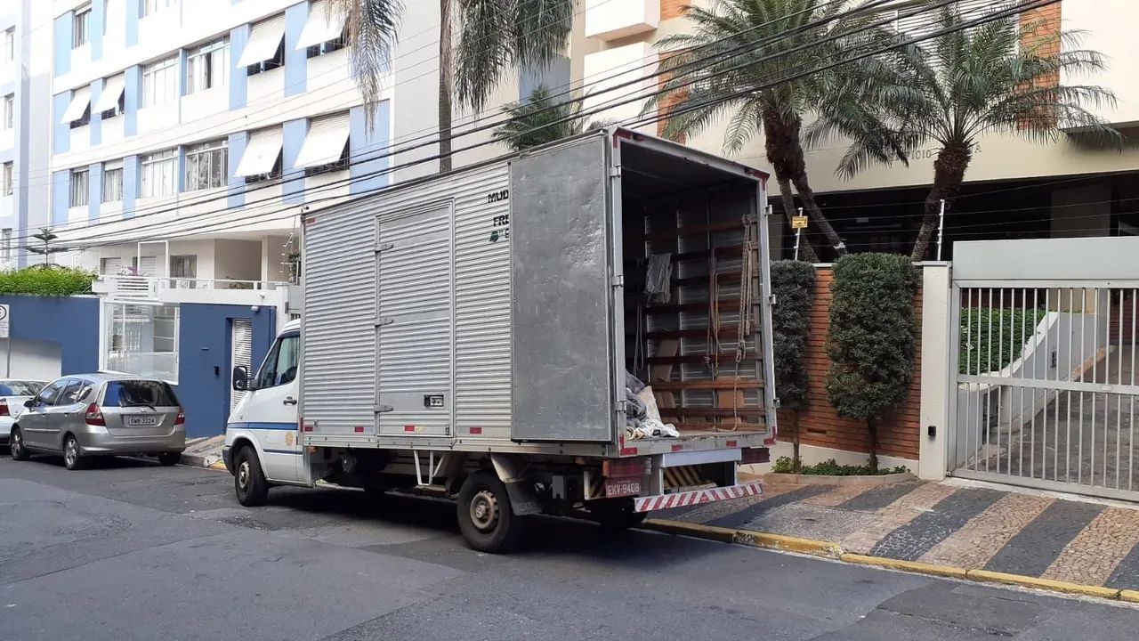 Fretes, carretos e mudanças 
