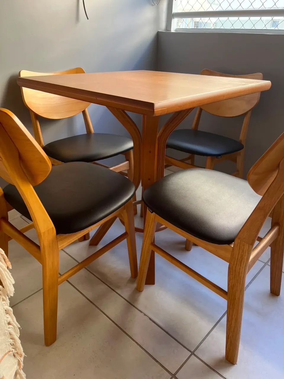 Mesa de Jantar em Madeira 