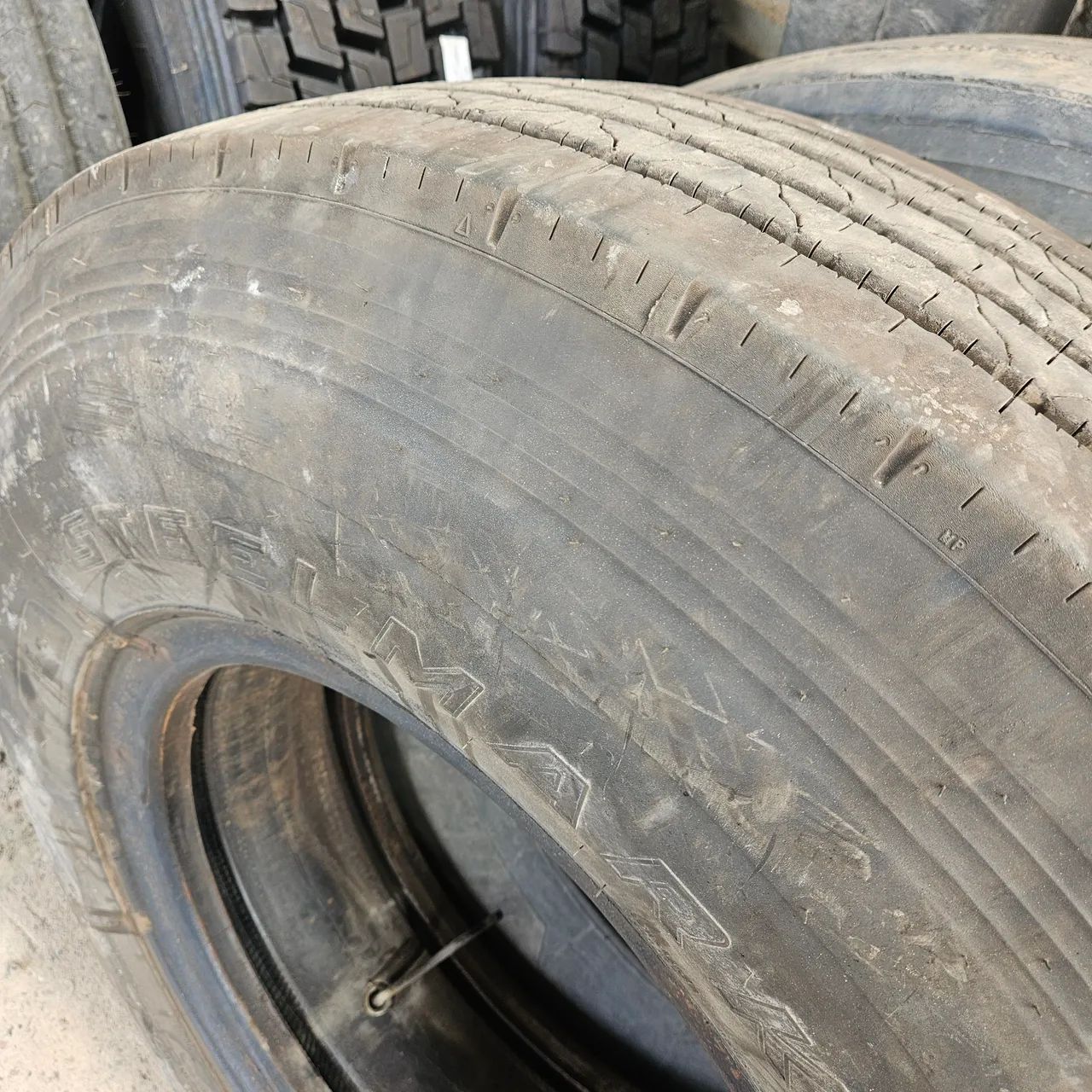 Pneus 1100 R22 - Foto 4
