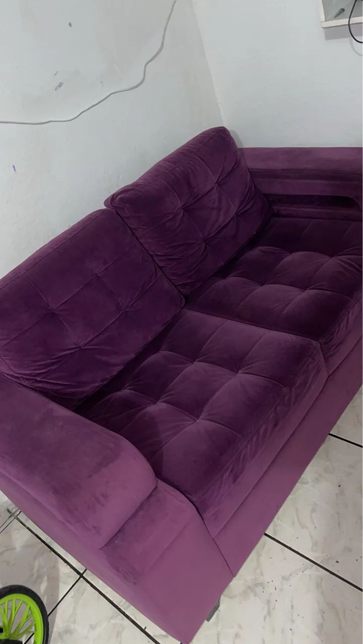 Vende - se sofá não é retrátil 