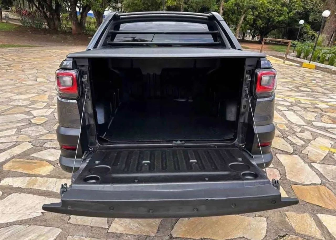 Fiat Strada Volcano 1.3 Flex 8V CD Aut. 2023 - Foto 5