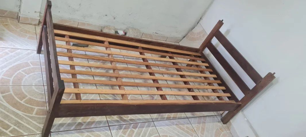 Cama solteiro madeira maciça