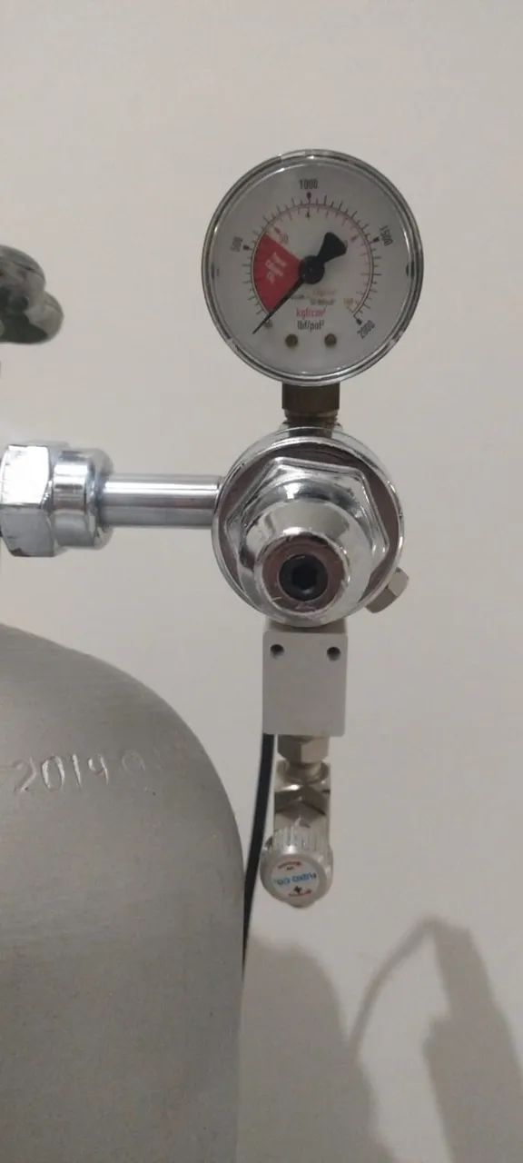 Cilindro de CO2 4kg com válvula solenoide e ajuste fino - Foto 2