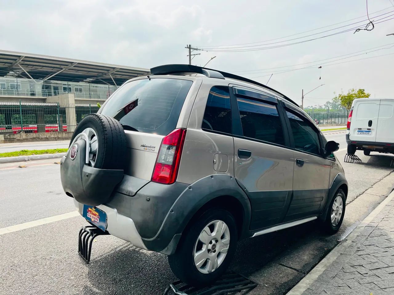 Fiat Idea Adv./ Adv.lock.dualogic 1.8 Flex 5P 2010 - Foto 5
